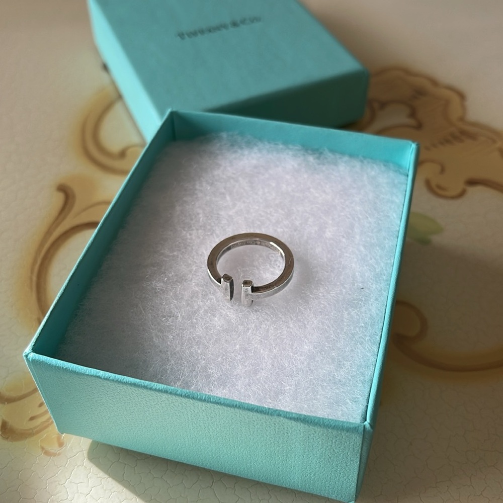 TIFFANY & CO. T RING - Picture 2 of 6